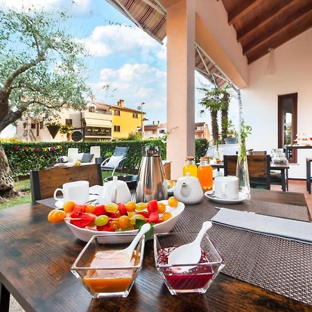Villa Milli B&B Ровин Екстериор снимка