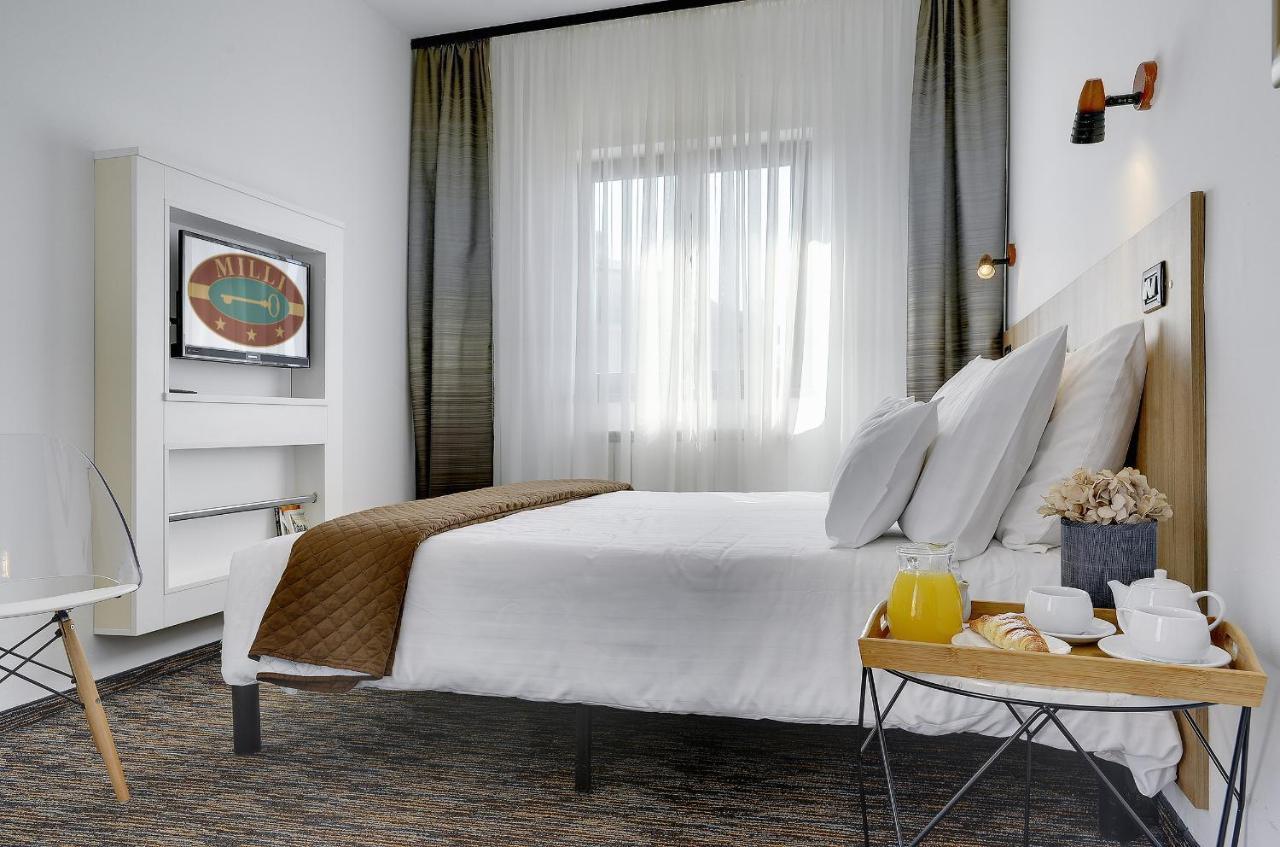 Villa Milli B&B Ровин Екстериор снимка