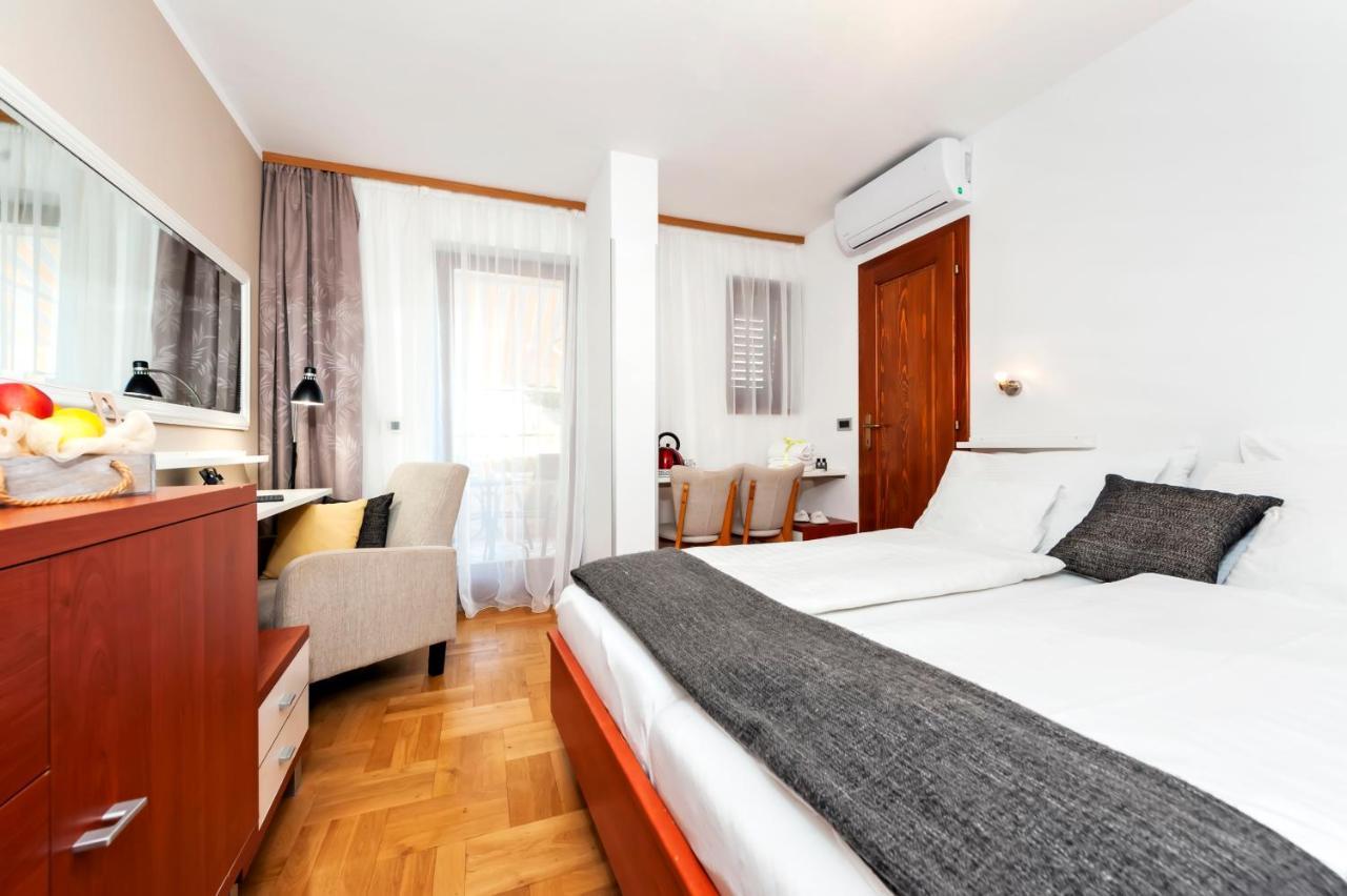 Villa Milli B&B Ровин Екстериор снимка
