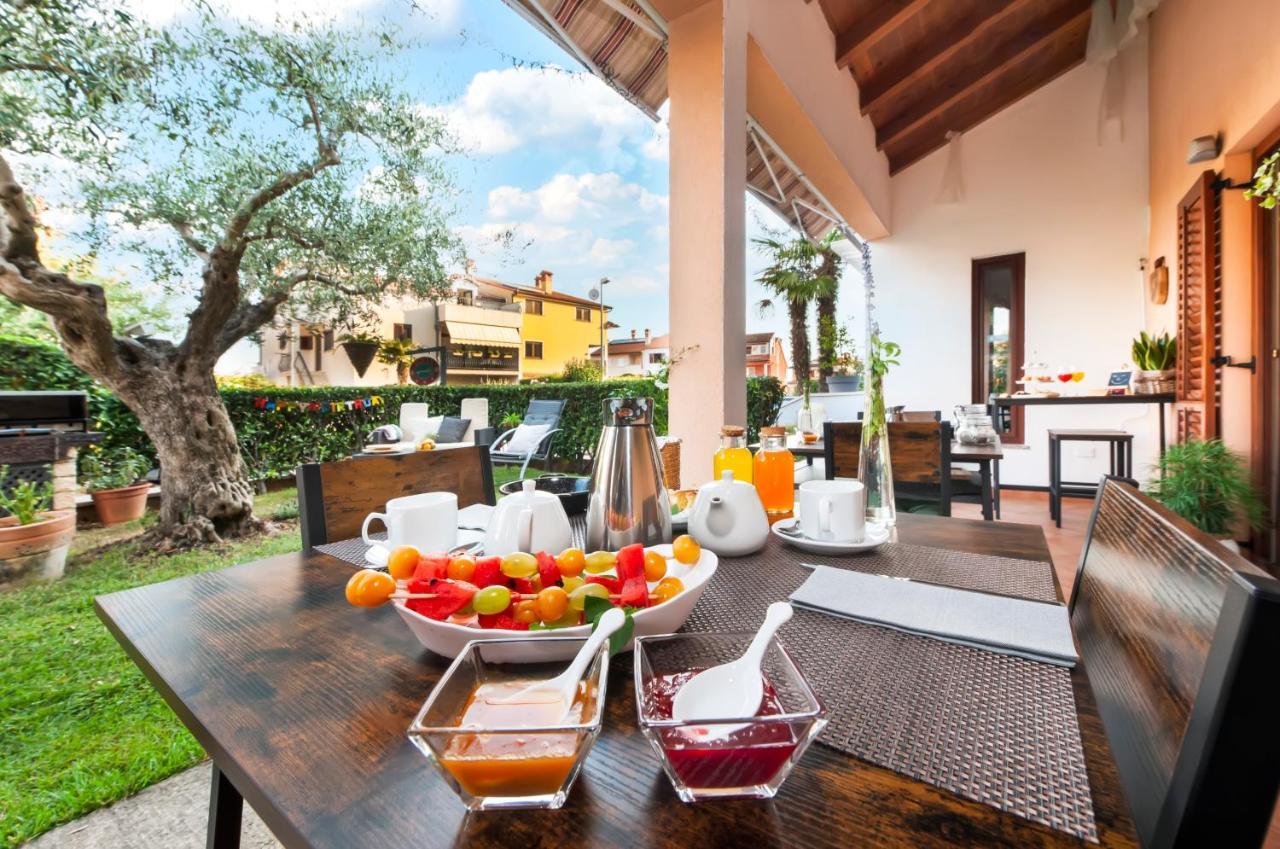 Villa Milli B&B Ровин Екстериор снимка