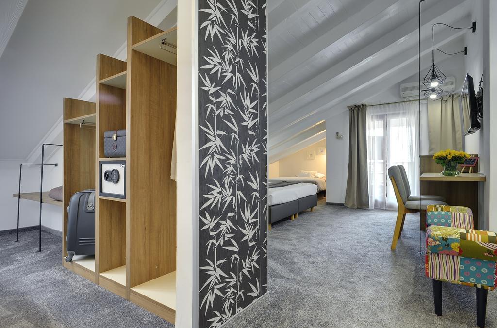Villa Milli B&B Ровин Екстериор снимка